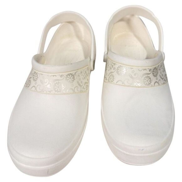 Crocs WORK collection, Woman's size 8 slip-resistant treads white‎ - Picture 1 of 3